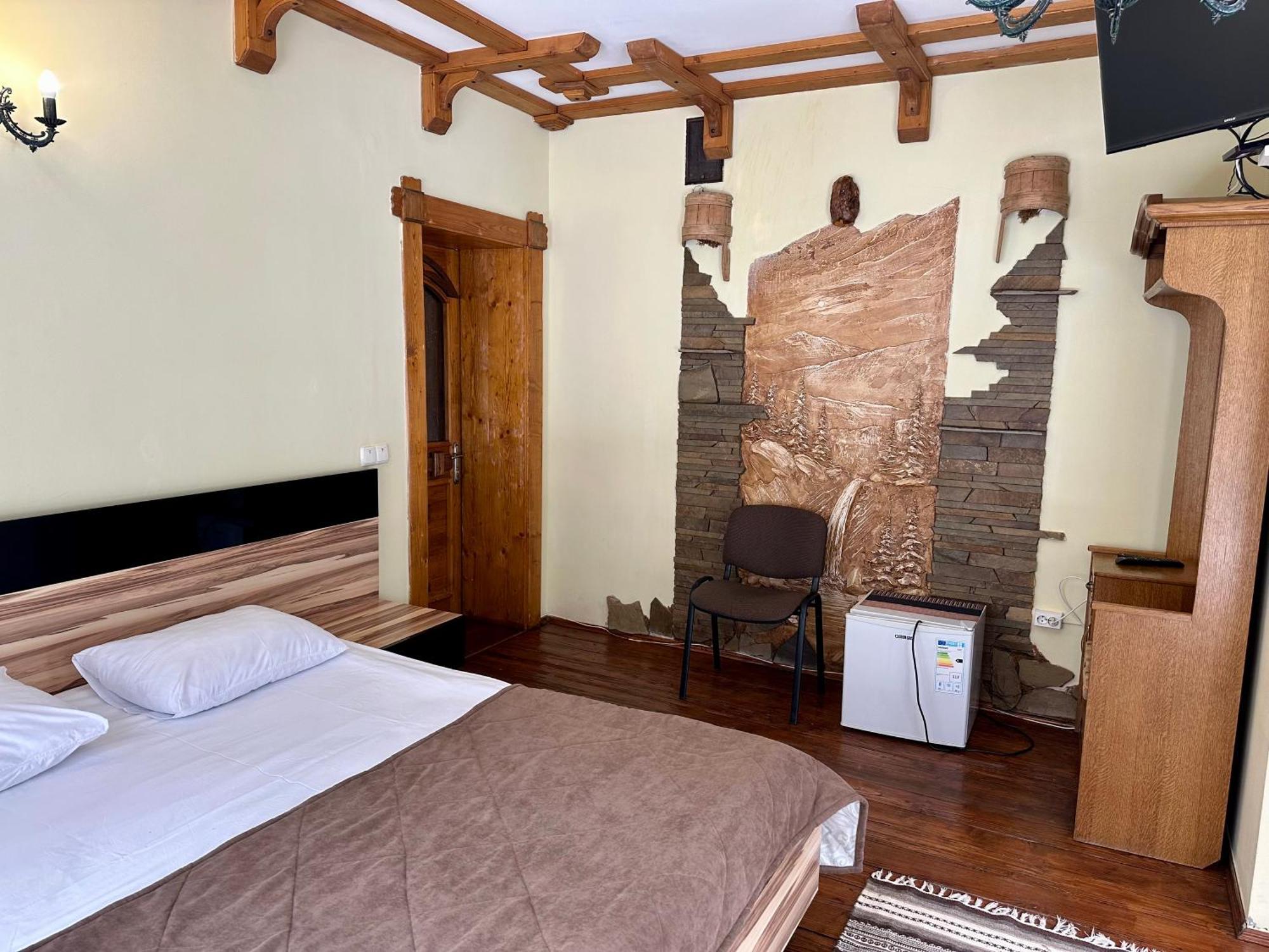 Hotel Dykyi Med Tatariv Kültér fotó