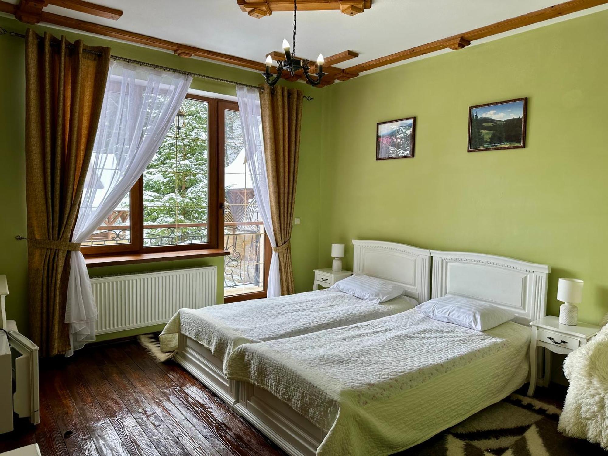 Hotel Dykyi Med Tatariv Kültér fotó