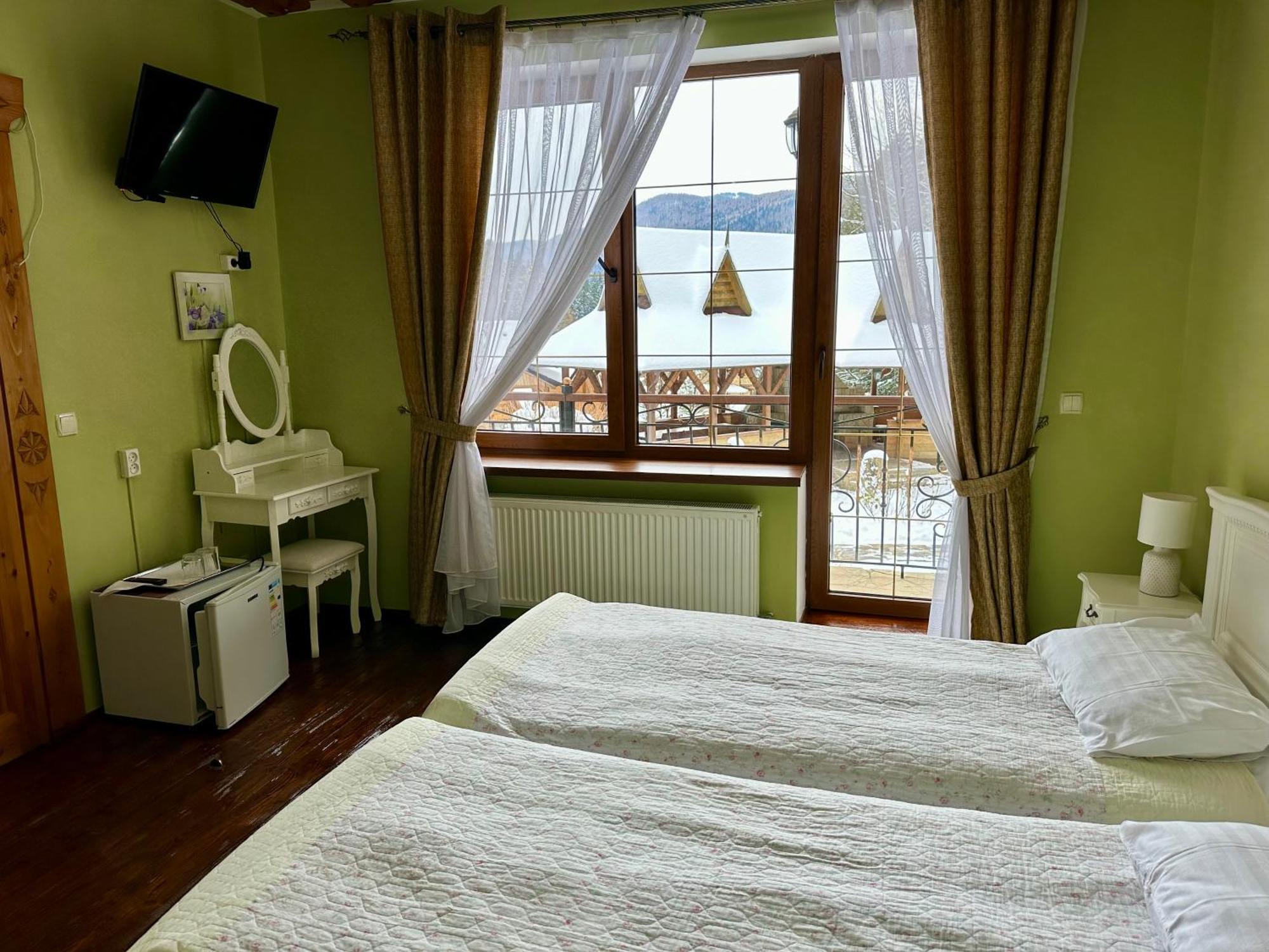 Hotel Dykyi Med Tatariv Kültér fotó